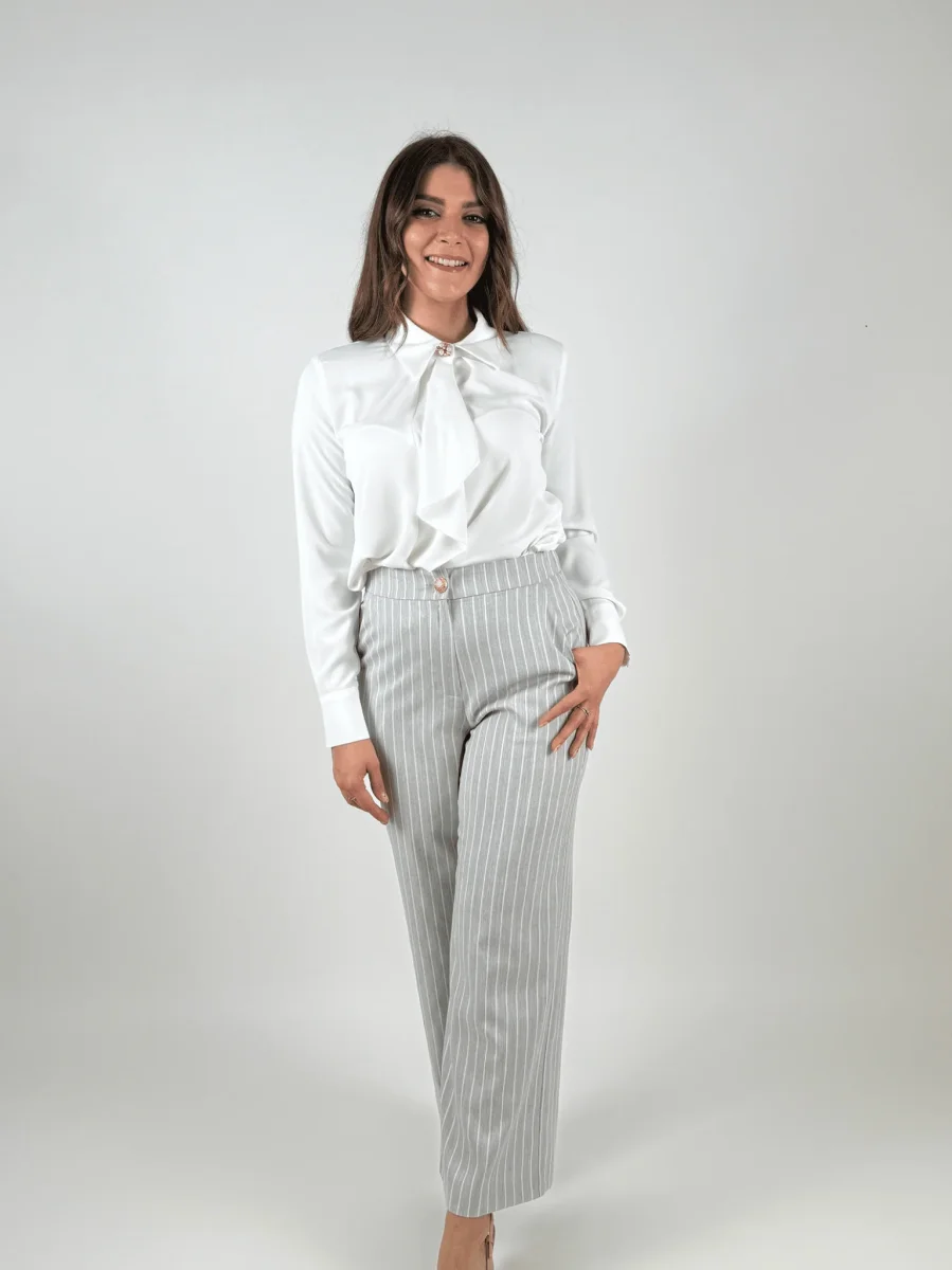 Camicia con morbida rouche asimmetrica Donna - Rinascimento - immagine 8