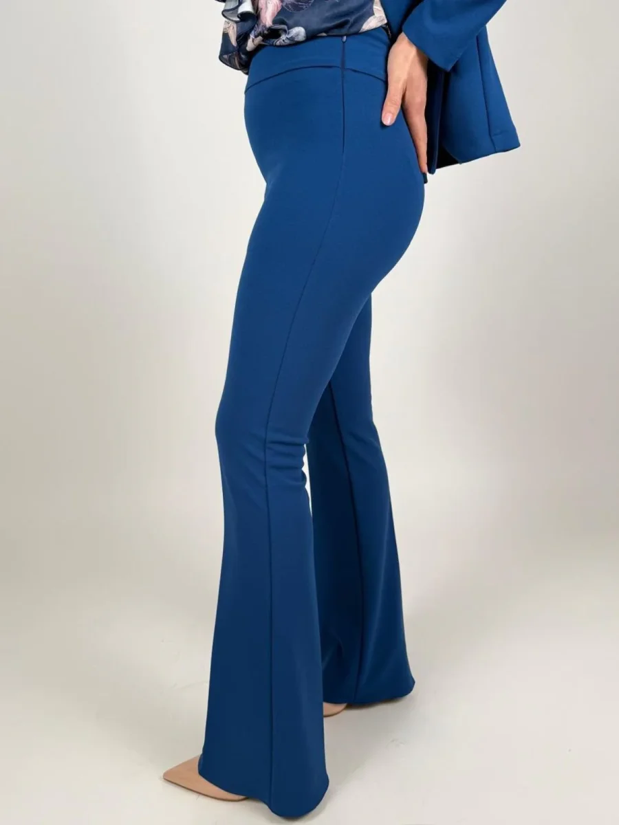 Pantalone a zampa in scuba crepe Donna - Rinascimento - immagine 5